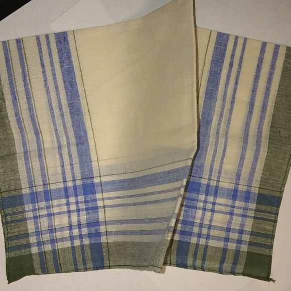 3 Men Handkerchiefs- "Stylish :The Dapper Choice" - Picture 5 of 10